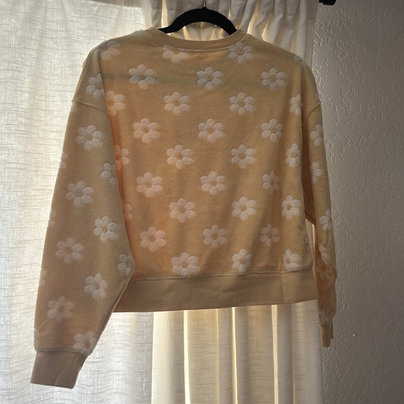 Rylee + Cru – Boxy Pullover Floral Daisy Sweater - Picture 7 of 7